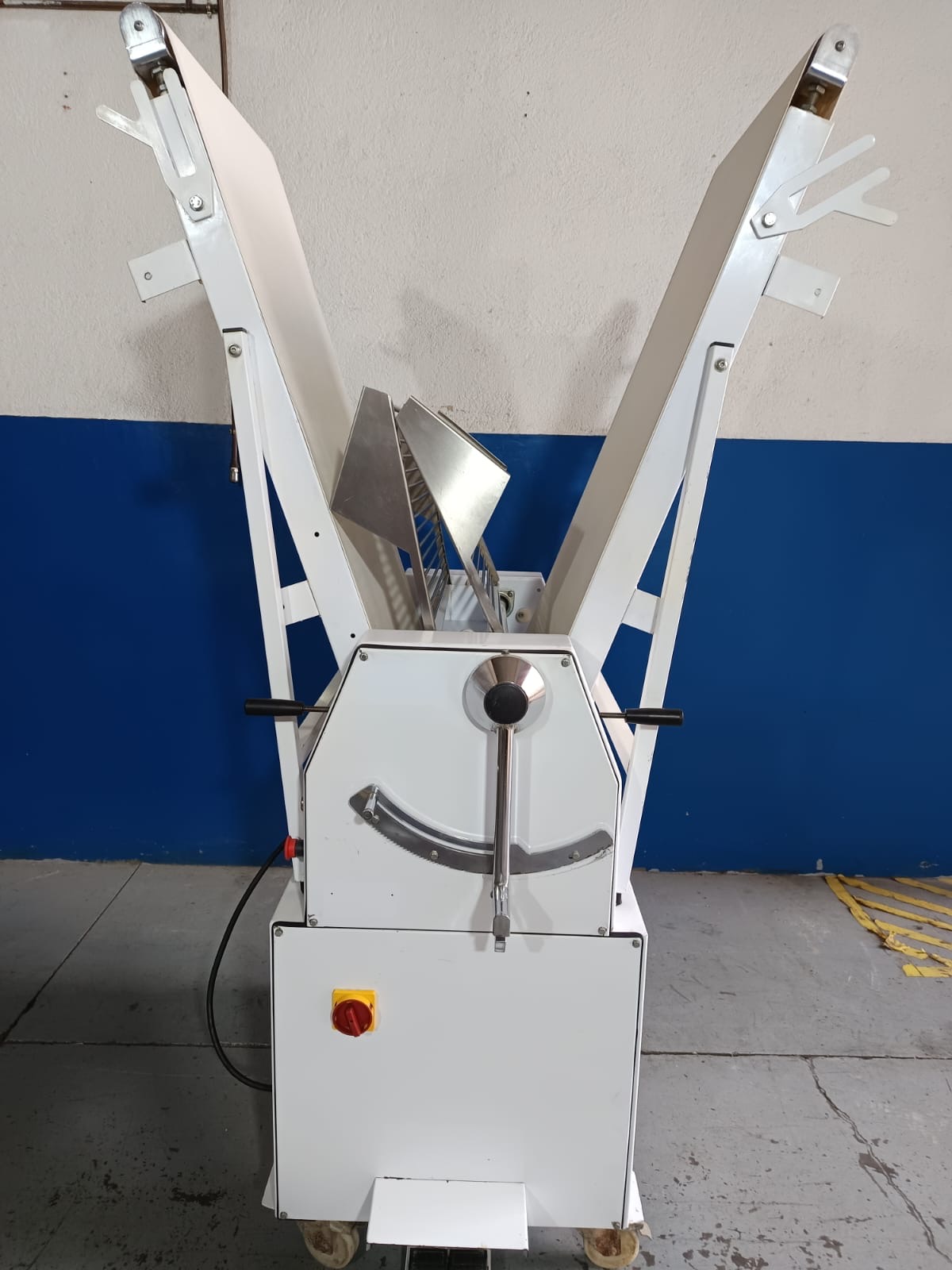 laminadora de masas de segunda mano Rubhima laminadora de masas de segunda mano Rubhima